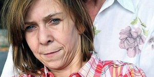 Πόσων ετών πιστεύεις ότι είναι η κυρία της φωτογραφίας;