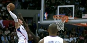 Κάρφωσε μπροστά στον αντίπαλό του [βίντεο]