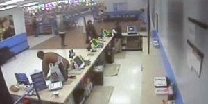 Πήγε για ψώνια γυμνός