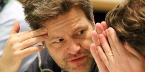 Ο Ρόμπερτ Χάμπεκ (Φωτογραφία: ΑΠΕ/  EPA/FOCKE STRANGMANN)