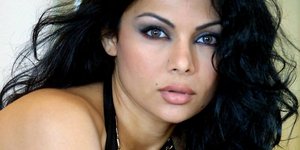 Η Μόνικα Μπελούτσι από το Λίβανο είναι πιο καυτή από τo «πρωτότυπο» [εικόνες]