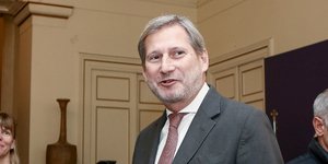 Ο επίτροπος Γιοχάνες Χαν -Intimenews/ΤΖΑΜΑΡΟΣ ΠΑΝΑΓΙΩΤΗΣ