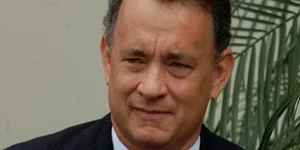 Γελώντας αποχαιρέτησε τον γίγαντα από το «Πράσινο Μίλι» ο Τομ Χανκς [βίντεο]