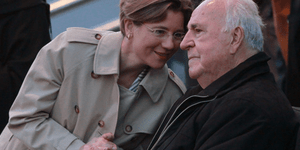 Οι γιοι του Χελμουτ Κολ καταγγέλλουν ότι η γυναίκα του τον κρατάει φυλακισμένο