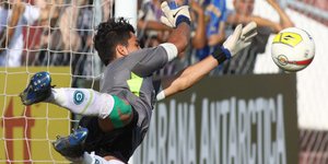 Τερματοφύλακας απέκρουσε τέσσερα πέναλτι σαν άλλος Ντουκαντάμ [βίντεο]