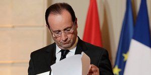 Βρυξέλλες προς Ολάντ: ρίξε το έλλειμμα