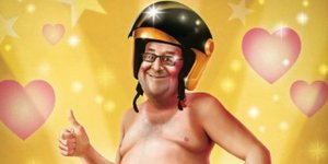 Οι Γάλλοι το παράκαναν: Εγδυσαν τον Φρανσουά Ολάντ και τον έκαναν αφίσα [εικόνες