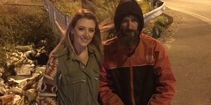 Η Κέιτ με τον άστεγο Μπόμπιτ. Φωτογραφία: GoFundMe 