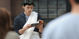 Τα αρχαία έπη φορείς πολιτσμού: Μαραθώνιοι ανάγνωσης Ομήρου σε Αμερικανικά Πανεπ