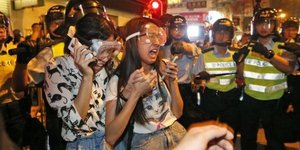 Μάχες στους δρόμους του Χονγκ Κονγκ -Συλλήψεις και τραυματισμοί [εικόνες&βίντεο]