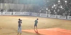 Σοκαριστικές σκηνές στην Ινδία -Κατέρρευσε κερκίδα γηπέδου και τραυματίστηκαν 10