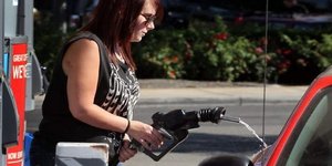 Τι πρέπει να κάνετε προκειμένου το αυτοκίνητό σας να καταναλώνει υπερβολικά