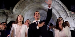 Στιγμιότυπο από την επίσκεψη του Γκουαϊδό στην Αργεντινή / Φωτογραφία: AP Images