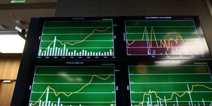 Χρηματιστήριο/ Φωτογραφία intime