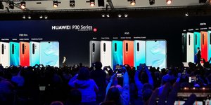 Παρουσίαση της σειράς P30 της Huawei στο Παρίσι