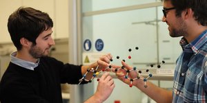 Το σύστημα προτείνει τις πέντε πιθανότερες εκβάσεις για κάθε χημική αντίδραση