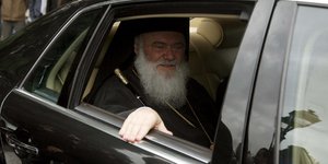 Ιερόνυμος: Να αλλάξουμε νοοτροπία και μυαλό για να βγούμε από την κρίση