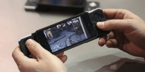 Το iPhone μετατρέπεται σε παιχνιδοκονσόλα χάρη στο iFrogz [εικόνες]