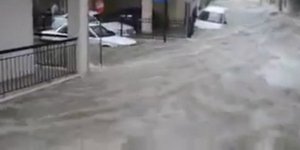 Συγκλονιστικό βίντεο από τις καταστροφές στο Ιλιον -Δρόμοι μετατράπηκαν σε ορμητ