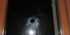 Οι μπαλωθιές για την Ανάσταση προκάλεσαν φθορές σε σχολείο της Κρήτης [εικόνες]