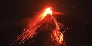 Εντυπωσιακή έκρηξη ηφαιστείου στην Ινδονησία [εικόνες]