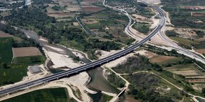 Η Ιόνια Οδός από ψηλά: Εντυπωσιακά πλάνα από τον υποκατασκευή αυτοκινητόδρομο [ε