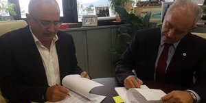 Ο δήμαρχος Ηρακλείου Αττικής Νίκος Μπάμπαλος (αριστερά) με τον Ευθύμη Λέκκα 