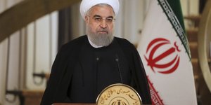 Εντονη η αντίδραση του Ροχανί στις δηλώσεις Τραμπ (Φωτογραφία: AP)