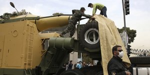 Το Ιράν προειδοποιεί ότι θα αυξήσει το βελληνεκές των πυραύλων του (Φωτογραφία: AP/  Vahid Salemi)