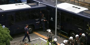 Υπό δρακόντεια μέτρα ασφαλείας μεταφέρθηκε η Ηριάννα Β.Λ. στο δικαστήρίο -Φωτογραφία: Intimenews