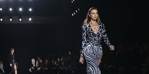 Η Ιρίνα Σάικ στην πασαρέλα