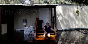 Τυφώνας Ιρμα: Ανακαλύφθηκαν 5 πτώματα σε γηροκομείο της Φλόριντα -Είχε μείνει χωρίς ρεύμα/ Φωτογραφία: David Goldman/AP