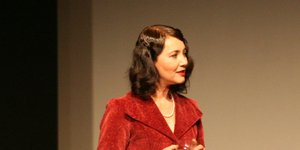 Η Ηρώ Μουκίου σε θεατρική παράσταση το 2012