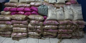 Συναγερμός σε Λιμενικό και ΣΔΟΕ: Ερευνες σε αποθήκη στο Κορωπί για ακόμη έναν τό