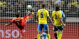 Απίθανη απόκρουση τερματοφύλακα σε προσπάθεια του Μέσι [βίντεο]