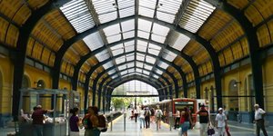 Γιορτάζει σήμερα ο ηλεκτρικός – Συμπληρώνει 144 χρόνια ζωής [εικόνες]