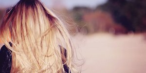 Γυναίκα με ίσια μαλλιά/Shutterstock/By Nevada31