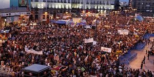Πάνω από μισό εκατομμύριο Ισπανοί στους δρόμους κατά των νέων μέτρων