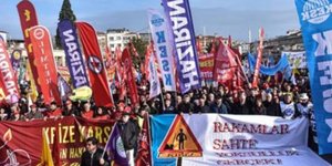 Χιλιάδες έφθασαν από διάφορες περιοχές της Τουρκίας για να μετάσχουν στην πορεία 