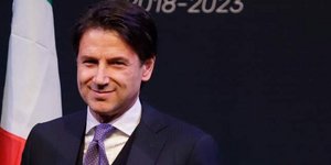 O Tζουζέπε Κόντε (Φωτογραφία: AP Photo/Alessandra Tarantino)