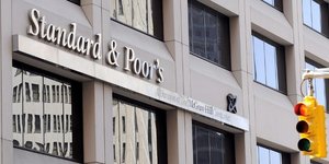 Υποβάθμισε 34 ιταλικές τράπεζες ο οίκος S&P