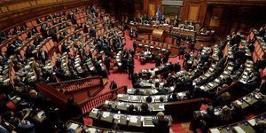 Το κοινοβούλιο έδωσε «πράσινο φως» στον νέο νόμο για τα εργασιακά/ Φωτογραφία AP images