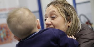 Η μαμά... πλένει και σιδερώνει