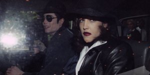 O Μάικλ Τζάκσον και η Λίζα Μαρί Πρίσλεϊ το 1994 (Φωτογραφία αρχείου: ΑΡ)