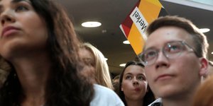 Μόνον το 23% των ψηφοφόρων έχει θετική γνώμη για έναν συνασπισμό «Τζαμάικα» (Φωτογραφία: ΑΡ)