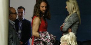 Ο Τζέισον Αντιγόνη στη Βουλή /Φωτογραφία: Eurokinissi