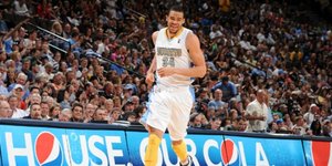 Εδωσε πάσα στον εαυτό του με ταμπλό και κάρφωσε [βίντεο]