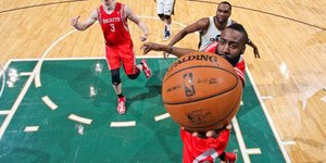 Οι Τζαζ γνώρισαν την πιο μεγάλη εντός έδρας ήττα από τους Ρόκετς [βίντεο]