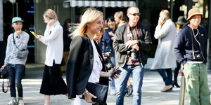 Μαύρο τζιν: Και ροκ και θηλυκό / Φωτογραφία: Getty Images / Ideal Image