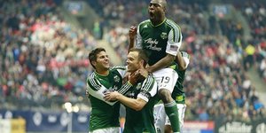 Φανταστικό γκολ με σουτ... οβίδα [βίντεο]